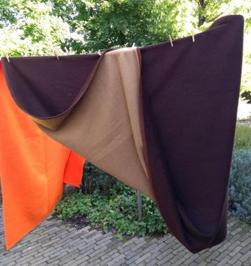 Vintage 2 kleurig bruin beige deken. Dralon. 2.40 x 1.80 mtr beschikbaar voor biedingen