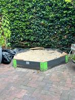 Houten zeshoek zandbak + afdekzeil: 3 zitjes, Ophalen, Gebruikt