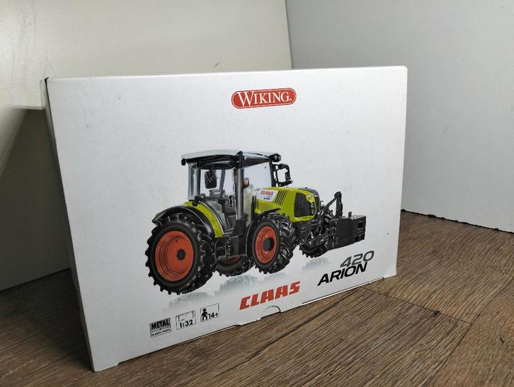 Te koop Wiking Claas Arion 420.(A), Hobby en Vrije tijd, Modelauto's | 1:32, Nieuw, Tractor of Landbouw, Overige merken, Ophalen of Verzenden