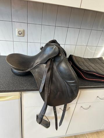 Grant Gilbert 17 Passier  paarden zadel en toebehoren . beschikbaar voor biedingen