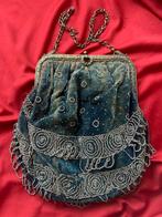 Antiek blauw achtig fluwelen handtasje, Antiek en Kunst, Antiek | Kleding en Accessoires, Ophalen of Verzenden, Dames