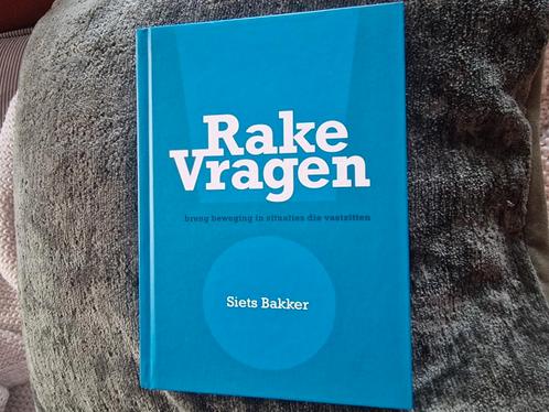 Siets Bakker - Rake vragen, Boeken, Wetenschap, Zo goed als nieuw, Ophalen of Verzenden