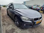 BMW 3-Serie (e90) 2.0 318D Touring AUT 2013 Zwart, Te koop, Geïmporteerd, 5 stoelen, 163 €/maand