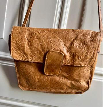 Vintage leren crossbody tas - Boho met reliëf beschikbaar voor biedingen