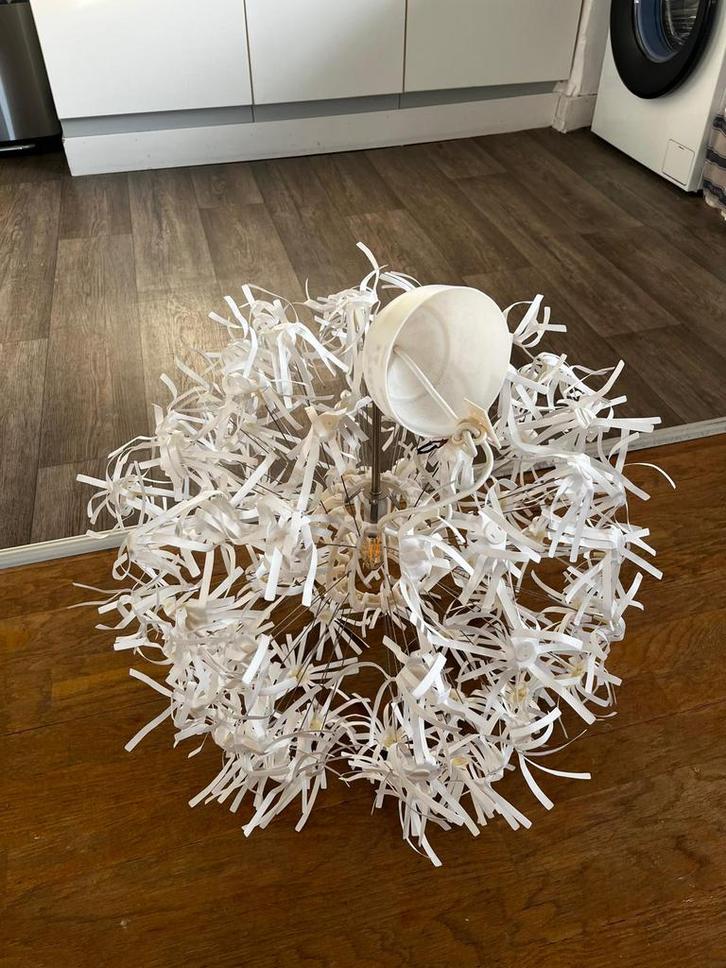 Witte bloemen lamp IKEA, Huis en Inrichting, Lampen | Hanglampen, Gebruikt, Minder dan 50 cm, Ophalen