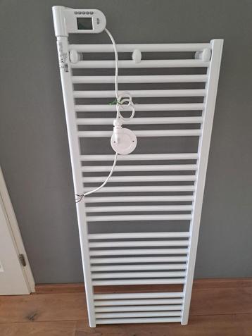 ‼️ELECTRISCHE VERWARMING HANDDOEK RADIATOR 0.50 x 127⁴ CM 🪜 beschikbaar voor biedingen