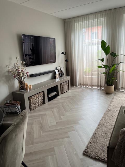 Tv meubel te koop, Huis en Inrichting, Kasten | Dressoirs, Zo goed als nieuw, 25 tot 50 cm, Ophalen