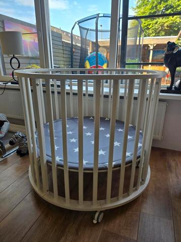Ronde witte box 98 cm beschikbaar voor biedingen