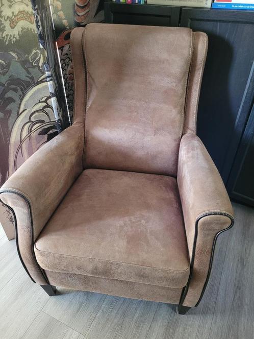 eetstoelen eettafel fauteuils salontafels hangkastje bed, Huis en Inrichting, Complete inboedels, Ophalen
