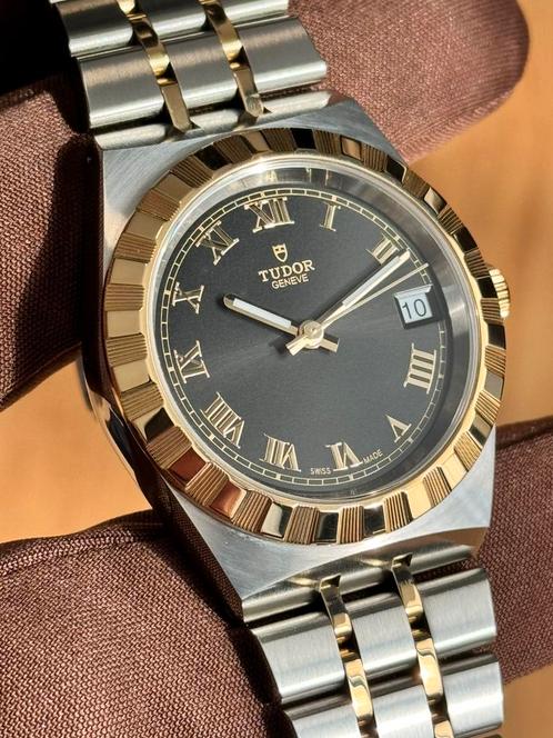 Verkocht!, Sieraden, Tassen en Uiterlijk, Horloges | Dames, Gebruikt, Polshorloge, Overige merken, Goud, Staal, Ophalen of Verzenden