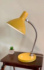 Vintage bureaulamp Hala Zeist H. Busquet Jaren 60 geel., Huis en Inrichting, Ophalen, Vintage Design Jaren Zestig Hala Zeist, Zo goed als nieuw