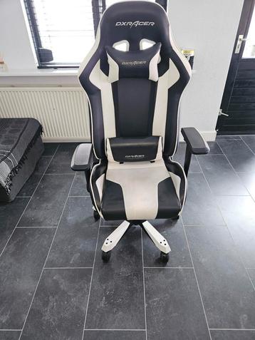 DXRacer KING Gaming Chair Zwart/Wit beschikbaar voor biedingen