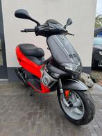 ⭐️Gilera runner 50cc sp dd Fluo Rosso Brom Nette Staat⭐️, Fietsen en Brommers, Scooters | Piaggio, Ophalen, Zo goed als nieuw