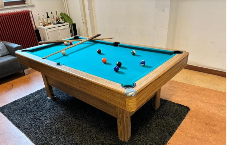 Pool table, satisfactory condition., Sport en Fitness, Verzenden, Zo goed als nieuw