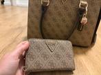 Guess set handtas met portemonnee, Sieraden, Tassen en Uiterlijk, Tassen | Damestassen, Ophalen of Verzenden, Nieuw, Beige, Handtas