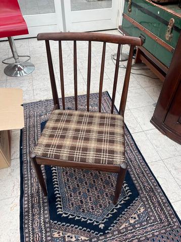 Vintage A.W.A. eetkamer design stoelen beschikbaar voor biedingen