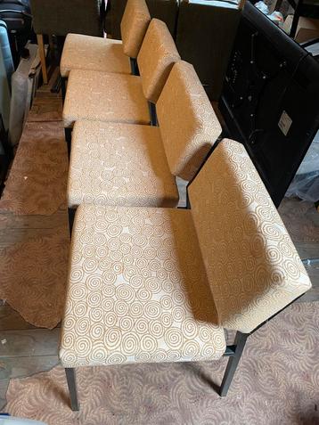 4 retro stoelen beschikbaar voor biedingen