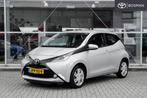 Toyota Aygo 1.0 VVT-i x-wave, Auto's, Stof, Gebruikt, Euro 6, 4 stoelen