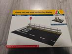 1:24 Italeri Guard Rail and Road Section, Hobby en Vrije tijd, Modelbouw | Figuren en Diorama's, Ophalen of Verzenden, Zo goed als nieuw