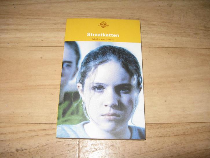 Mieke van hooft - Straatkatten (8932), Boeken, Kinderboeken | Jeugd | 10 tot 12 jaar, Gelezen, Ophalen of Verzenden