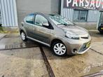 Toyota Aygo 1.0 VVT-i Comfort Airco Nieuw koppeling, Auto's, Voorwielaandrijving, Euro 5, Gebruikt, Bruin
