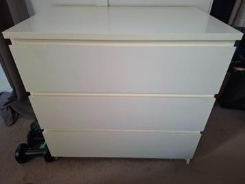 Witte (glans) ladekast