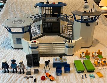Playmobil 6919, Politiebureau met gevangenis. beschikbaar voor biedingen