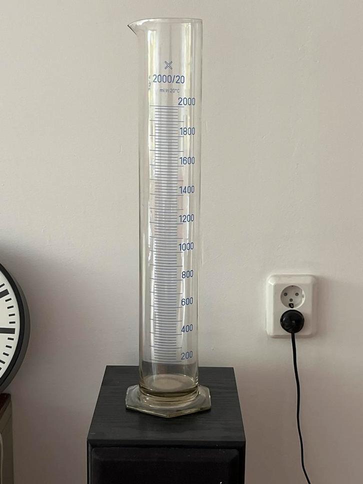 Maatcilinder 2000 ml glas laboratorium, Antiek en Kunst, Antiek | Glas en Kristal, Ophalen of Verzenden