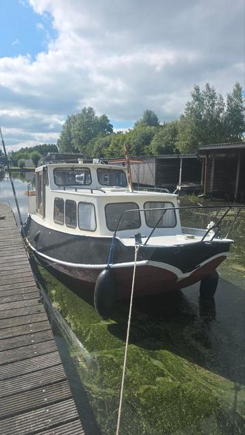 Kajuit bootje 8 meter eventueel met ligplaats  beschikbaar voor biedingen