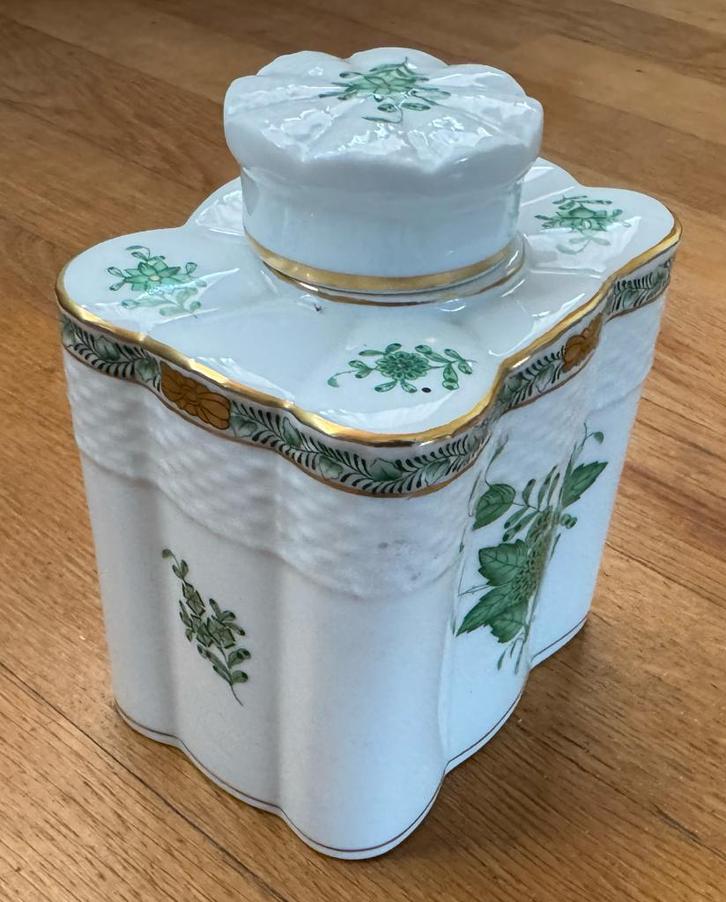 Handbeschilderde porseleinen theepot., Antiek en Kunst, Antiek | Porselein, Ophalen of Verzenden