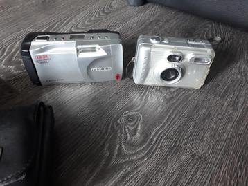 Oude foto toestellen inclusief hoesjes beschikbaar voor biedingen