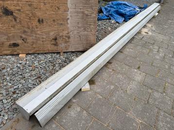 Zonnescherm 560cm beschikbaar voor biedingen