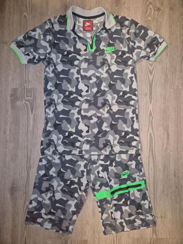 nieuw! Nike setje zowel kinderen als  volwassenen maat beschikbaar voor biedingen