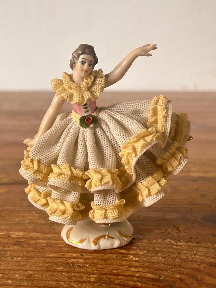 Sculptuur - Danseres - porselein - barok, Antiek en Kunst, Antiek | Porselein, Ophalen of Verzenden