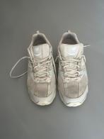 New balance 530 41,5 beige, Kleding | Dames, Schoenen, Ophalen of Verzenden, Zo goed als nieuw, Beige, Sneakers of Gympen