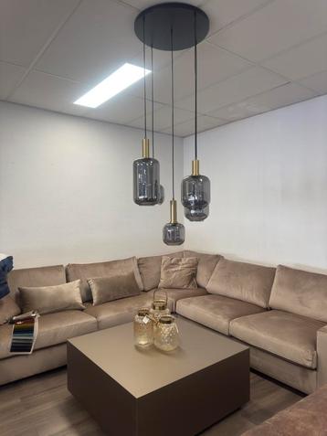 Salontafel beschikbaar voor biedingen