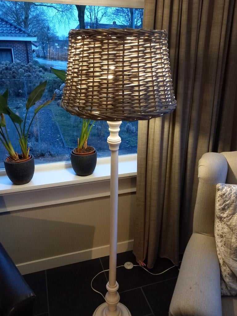 Lampenkap riet 2 stuks, Huis en Inrichting, Lampen | Lampenkappen, Ophalen, Zo goed als nieuw, Rond, 25 tot 50 cm