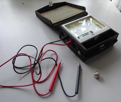 Vintage ITT Metrix MX 202A multi meter (analoog), Doe-het-zelf en Verbouw, Meetapparatuur, Zo goed als nieuw, Multimeter, Ophalen of Verzenden