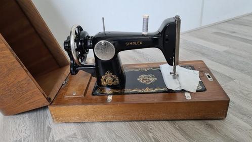 Antieke koffernaaimachine merk Simplex type CB, Antiek en Kunst, Antiek | Naaimachines, Ophalen