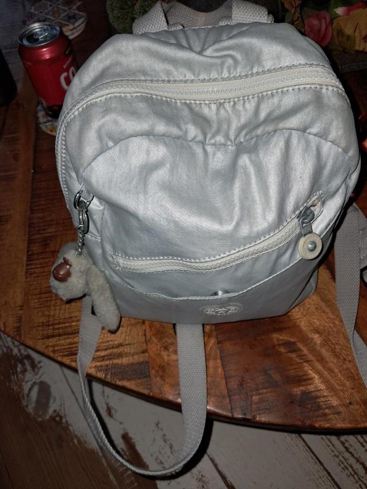 Kipling Rugzak - Zilver Grijs - Klein Model, Sieraden, Tassen en Uiterlijk, Tassen | Rugtassen, Ophalen of Verzenden