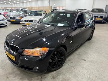 BMW 3-serie Touring 318i / NETTE AUTO / NAP / RIJDT SCHAKELT beschikbaar voor biedingen