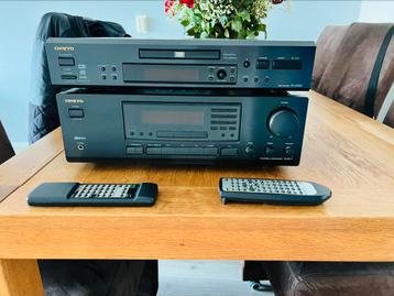 Onkyo versterker met een onkyo dvd  beschikbaar voor biedingen
