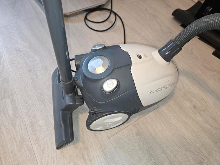 Kleine Stofzuiger - 1400 Watt, Witgoed en Apparatuur, Stofzuigers, Ophalen