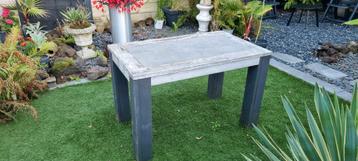 Gratis Tuintafel beschikbaar voor biedingen