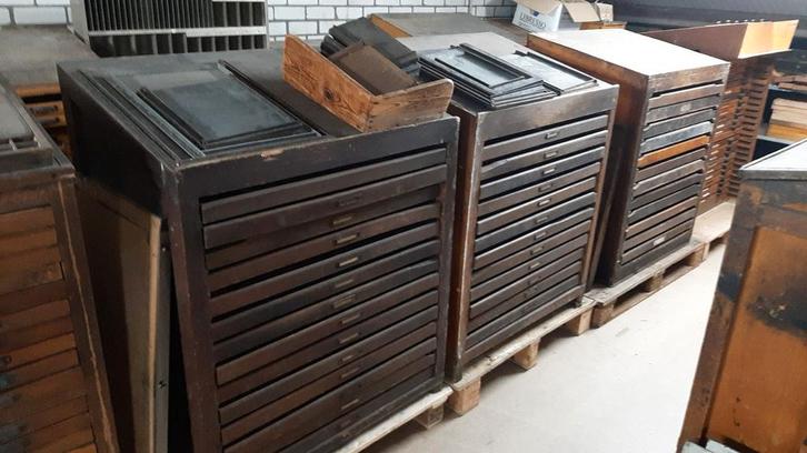 Letterbokken uit drukkerij, Antiek en Kunst, Antiek | Meubels | Kasten, Ophalen