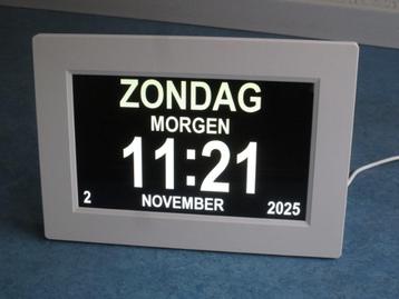 Digitaal en Analoog senioren klok dementie klok - wit beschikbaar voor biedingen