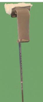 1 kruk verstelbaar met armschaal, Ophalen, Zo goed als nieuw