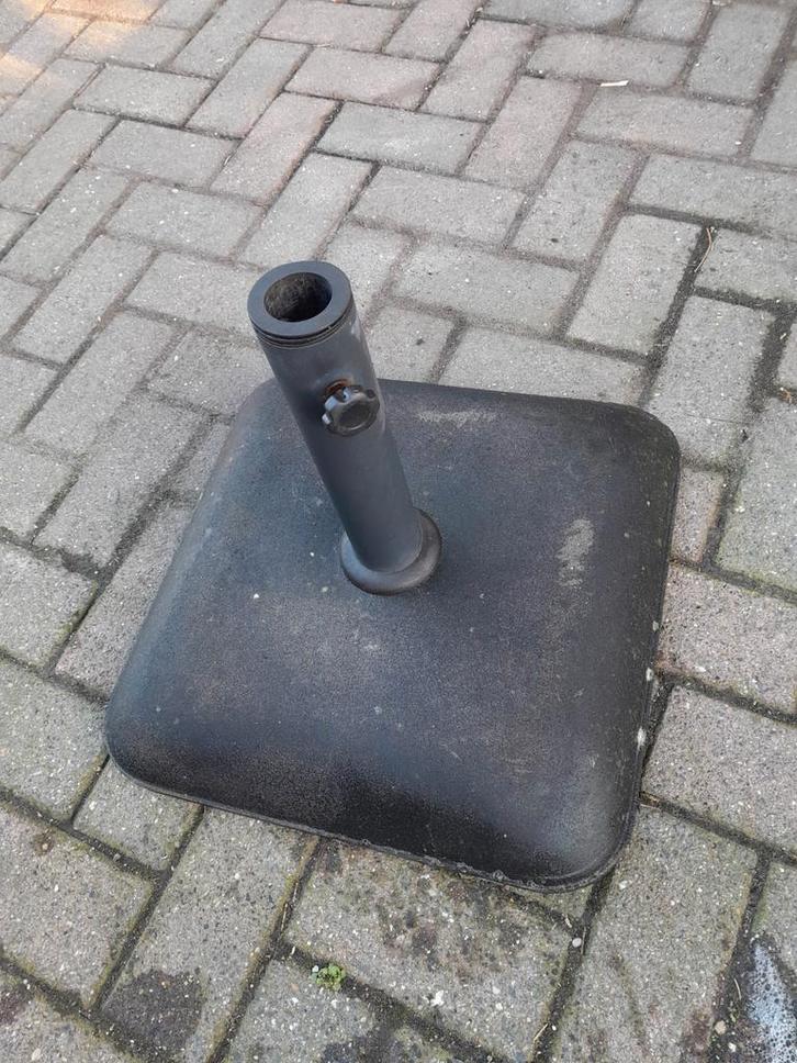 BETONNEN PARASOLVOET ( ■ 45 cm ) parasol voet, Huis en Inrichting, Overige Huis en Inrichting, Zo goed als nieuw, Ophalen