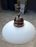 Stijlvolle vintage hanglamp met wit glazen kap, Antiek en Kunst, Ophalen