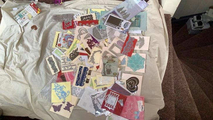 Snijmallen meeste bekende mallen 100 stuks, Hobby en Vrije tijd, Kaarten | Zelf maken, Zo goed als nieuw, Pons of Mal, Overige thema's